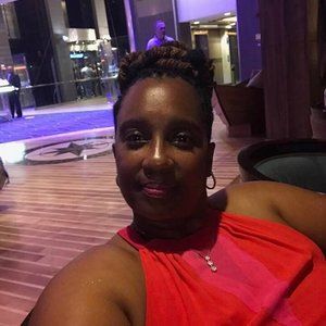 Meet your Posher, Denise